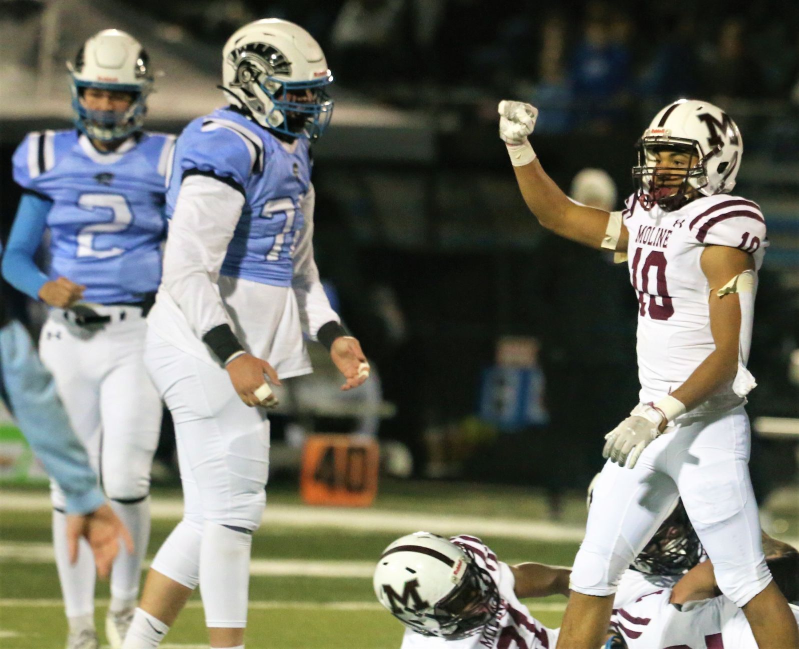 110521-qc-spt-moline fball13.jpg